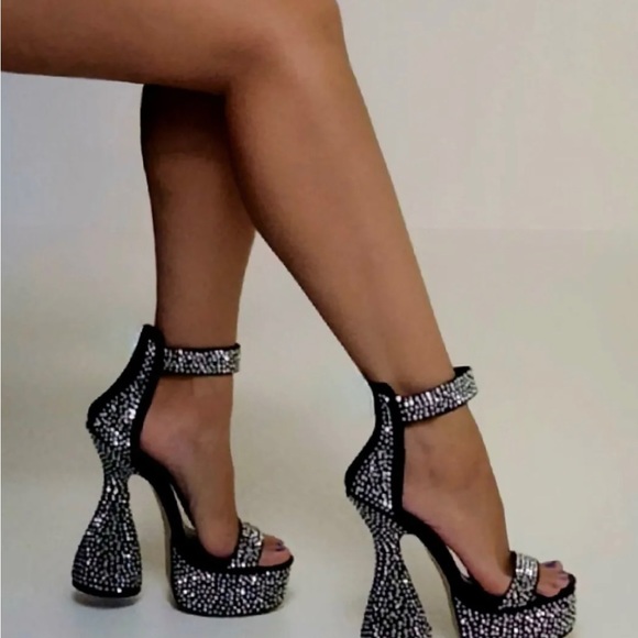 🔥🔥AZALEA WANG YOURS OR MINE 7.5🔥🔥 - Picture 3 of 8